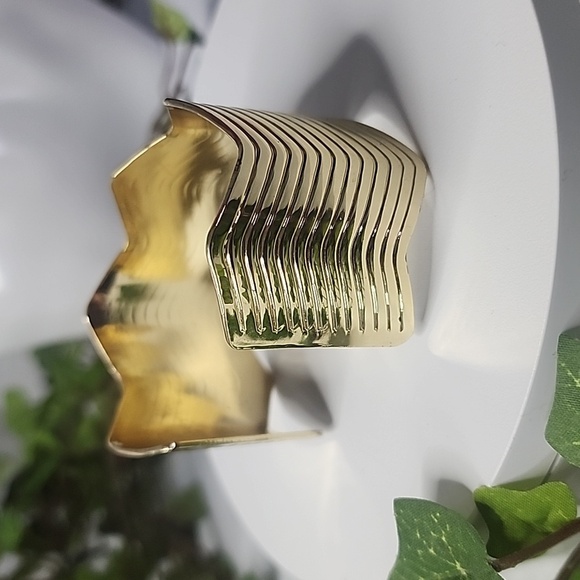 Gold Open Cuff Bracelet Zig Zag Abstract New - Picture 3 of 8